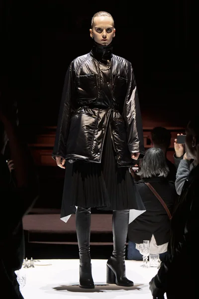 Look 1